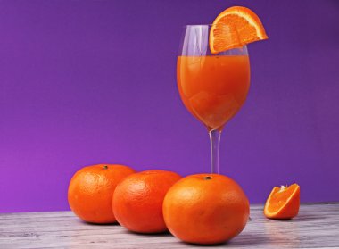 portakal suyu cam portakal ile