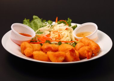 Deniz ürünleri salatası