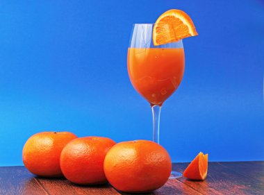 portakal suyu cam portakal ile