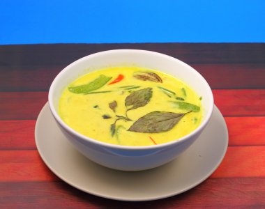 Tayland yeşil köri