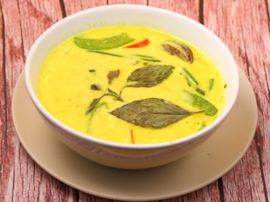 Tayland yeşil köri