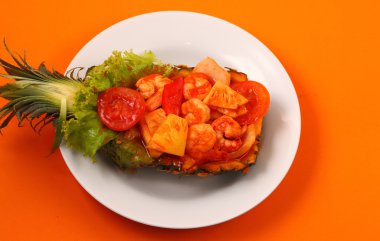 ananas Tay tarzında tatlı ve ekşi karides