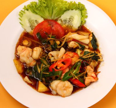 Deniz ürünleri stir fry