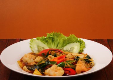 Deniz ürünleri stir fry