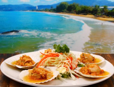 fırında kabuklu deniz ürünleri