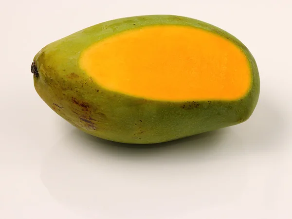 Isolierte Mango — Stockfoto