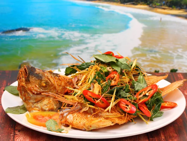 Pescado frito a base de hierbas —  Fotos de Stock