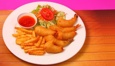 gevrek meyilli ve salata karides