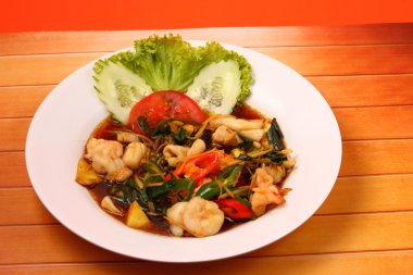 Deniz ürünleri stir fry