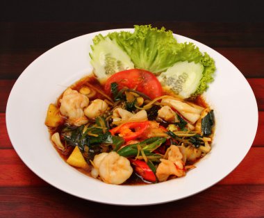 Deniz ürünleri stir fry