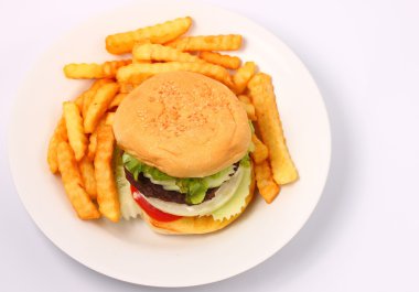 Hamburger ve patates kızartması