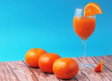 portakal suyu cam portakal ile