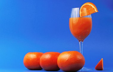 portakal suyu cam portakal ile