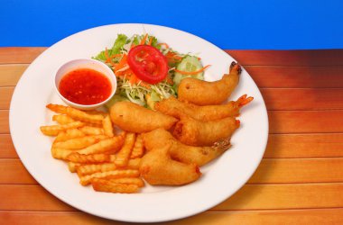 gevrek meyilli ve salata karides