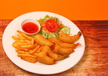 gevrek meyilli ve salata karides