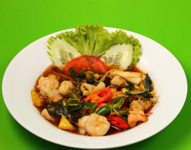 Deniz ürünleri stir fry