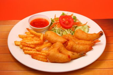 gevrek meyilli ve salata karides