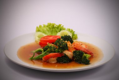 Karides brokoli karıştırın yavru