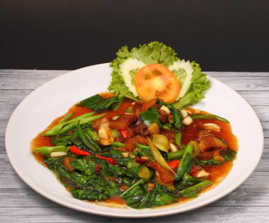 Gevrek domuz stir fry