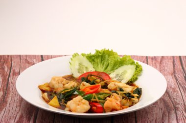 Deniz ürünleri stir fry