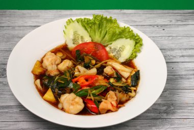 Deniz ürünleri stir fry