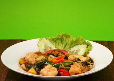 Deniz ürünleri stir fry