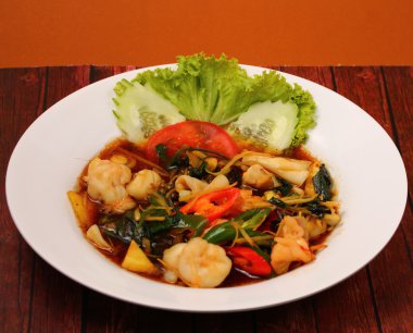 Deniz ürünleri stir fry