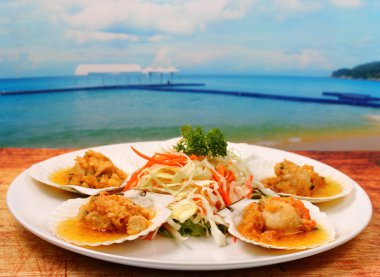 fırında kabuklu deniz ürünleri