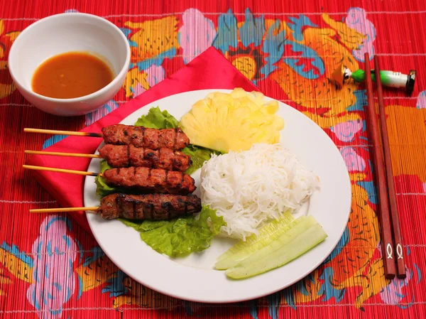 Nötkött sallad vietnam stil — Stockfoto