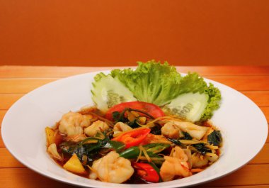 Deniz ürünleri stir fry