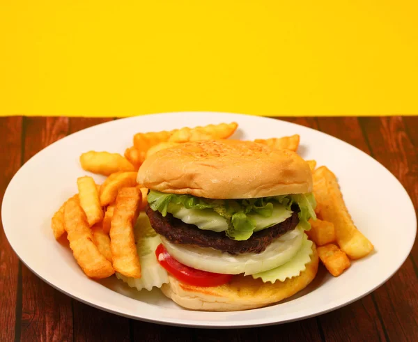 Hamburger and french fries — Stock Photo, Image