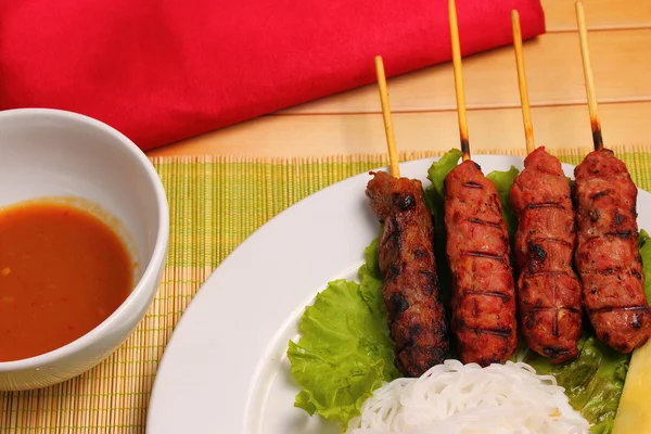 Nötkött sallad vietnam stil — Stockfoto