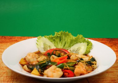 Deniz ürünleri stir fry