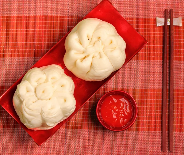 Banh bao porsaanlihapulla — kuvapankkivalokuva