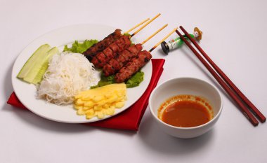 biftek salata vietnam tarzı