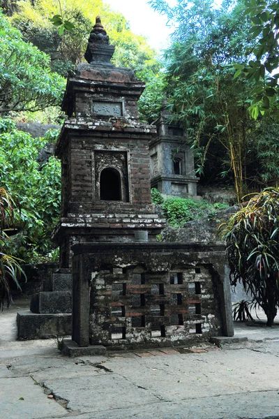 Tam coc 3 templos na montanha — Fotografia de Stock