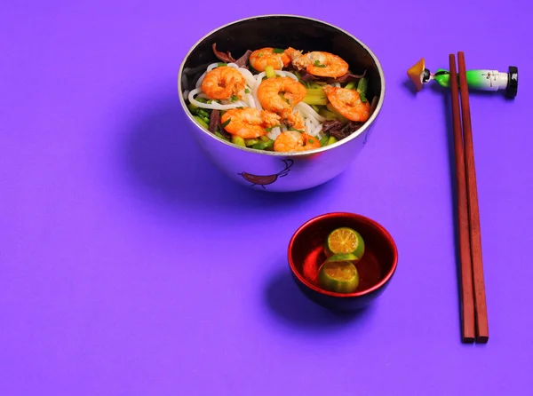 Vietnamees garnalen pho soep — Stockfoto