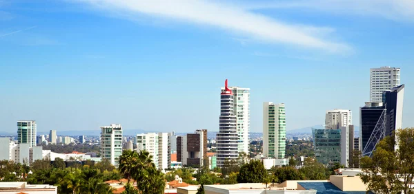 Edificios grandes y hermosos — Foto de Stock