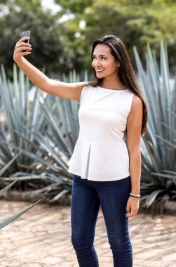 Bir Latina açık havada