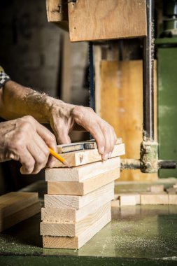 Adam çalışan eller 