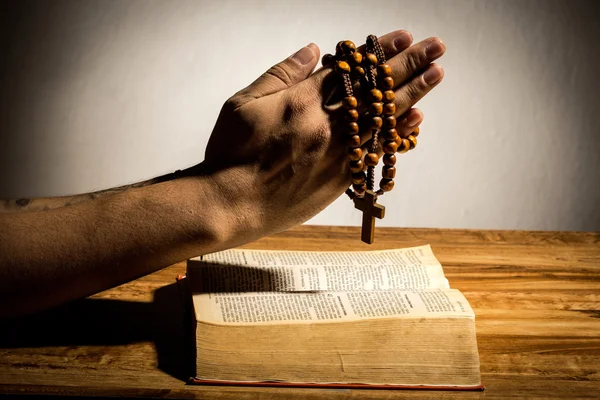 Mãos de oração — Fotografia de Stock