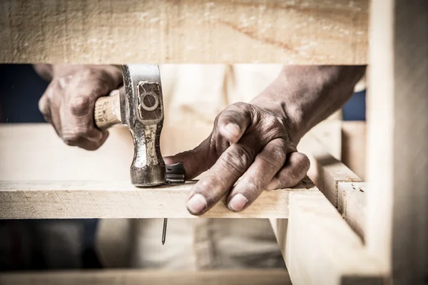 Ręce człowieka pracy — Zdjęcie stockowe