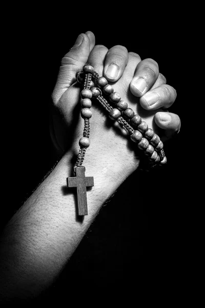 Mains en prière noir et blanc — Photo