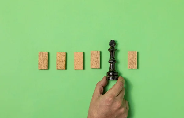 Houten Blok Stapelen Als Stap Trap Groene Achtergrond Ladder Van — Stockfoto