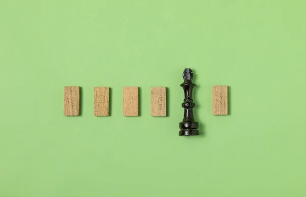 Piece Chess Wood One Makes Difference Green Background Ladder Success — Stock Photo, Image