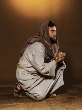 Yüce İsa dağda dua ediyor