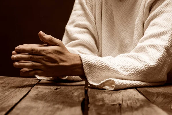 Jesucristo Orando Dios Con Los Brazos Abiertos Oscura Noche Negra —  Fotos de Stock