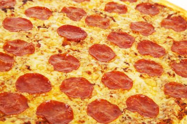 pepperoni pizza yemek