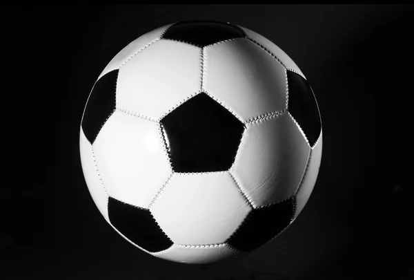 Pallone da calcio bianco e nero — Foto Stock