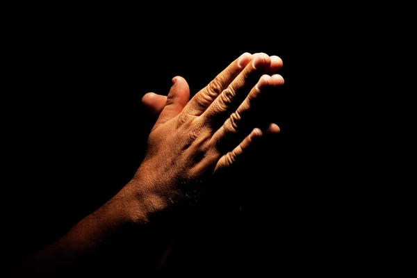 Руки вместе в молитве — стоковое фото